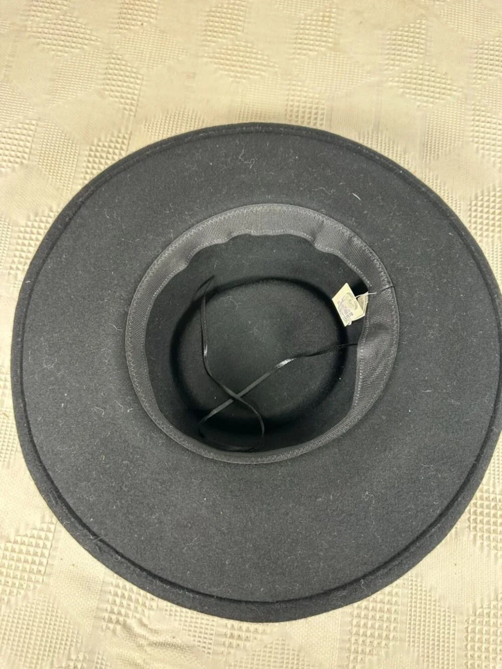 World Market Wide-Brim 100% Wool Hat Beige Accent Band Black 22-Inch NWT